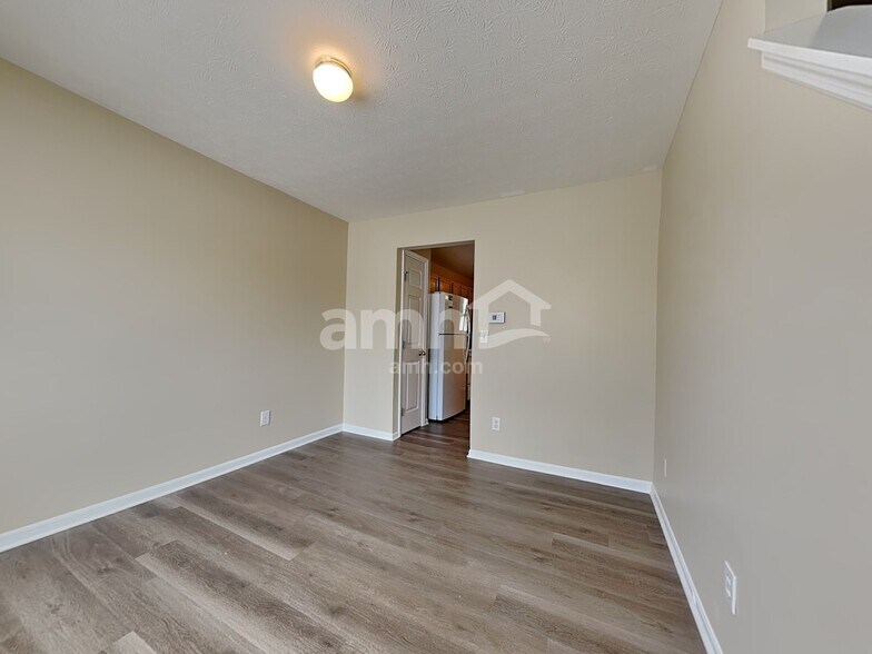 Building Photo - 1004 Wild Flower Ln