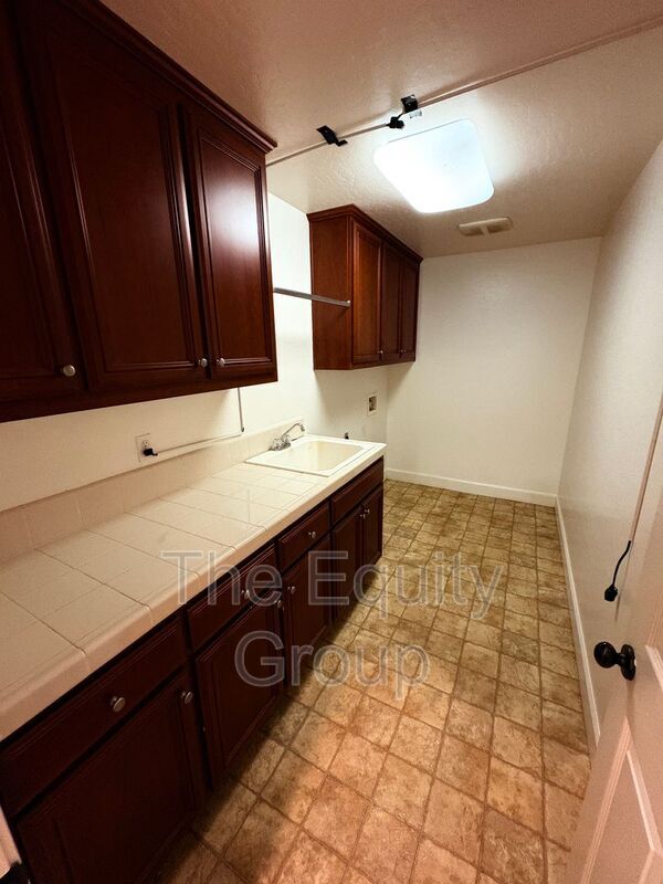 Building Photo - 3047 W Harold Ct