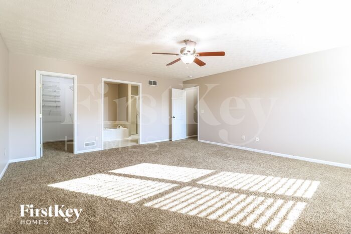 Building Photo - 9934 Stonebridge Dr