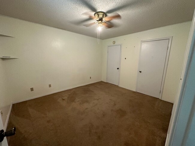 Building Photo - Come take a look at this 2-bedroom 2-bathroom home.