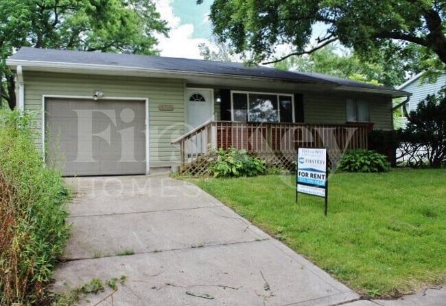 Building Photo - 5806 Oliver Ave