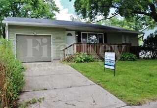 Building Photo - 5806 Oliver Ave