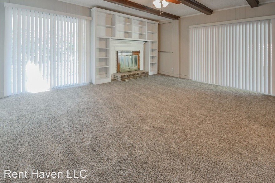 Building Photo - 4121 Chesterfield Dr