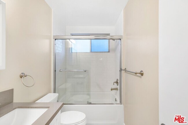 Building Photo - 3831 Beethoven St