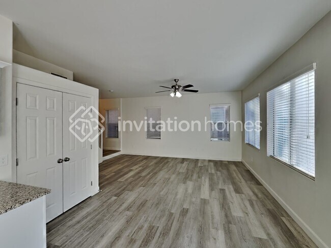 Building Photo - 4121 W Irwin Ave