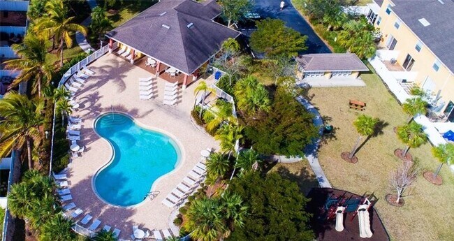 Building Photo - 3642 Pine Oak Cir