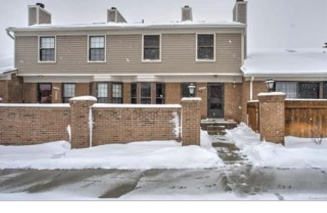 Primary Photo - 22130 Edgewater