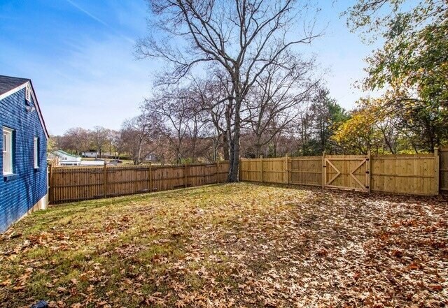 Building Photo - 130 Hart Ln