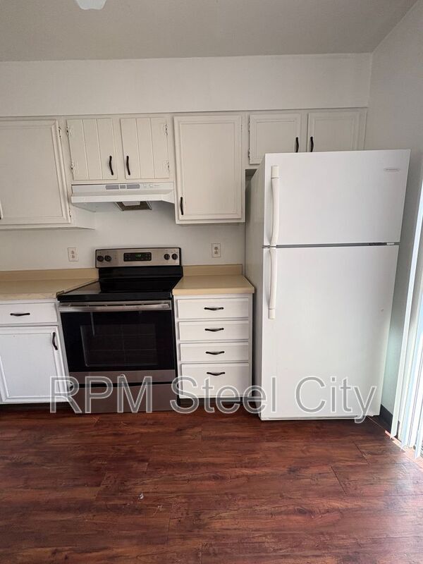 Building Photo - 1928 N Salem Ave