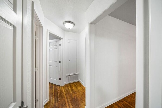Building Photo - Beautifully Remodeled 2-Bedroom Home in No...