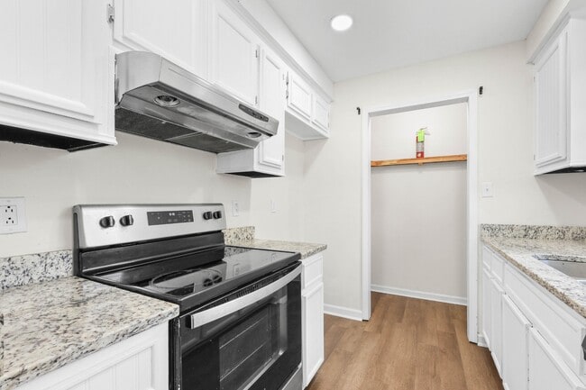 Building Photo - 741 Princeton Cir