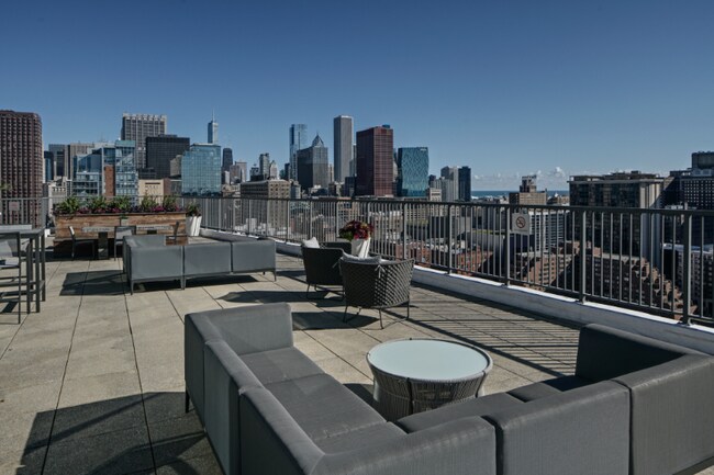 Building Photo - 922 S Clark St