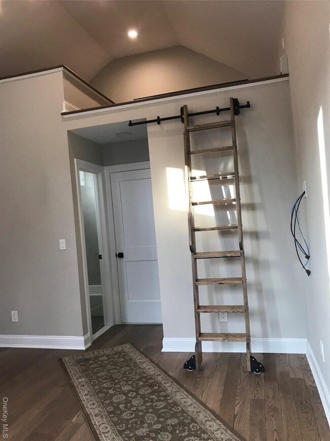 Building Photo - 251 Main St