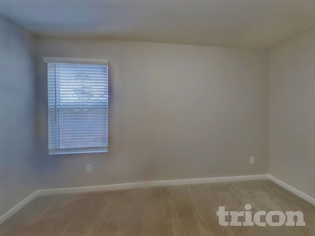 Building Photo - 115 Clove Hitch Dr