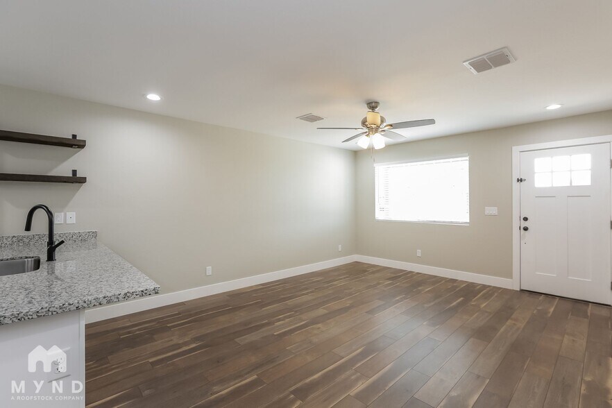 Building Photo - 4731 S 38th Ln