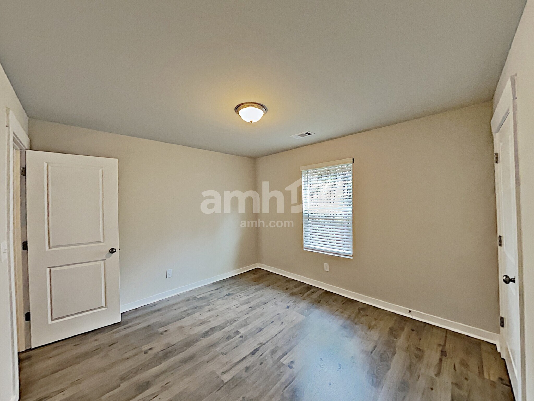 Building Photo - 518 Camp dr