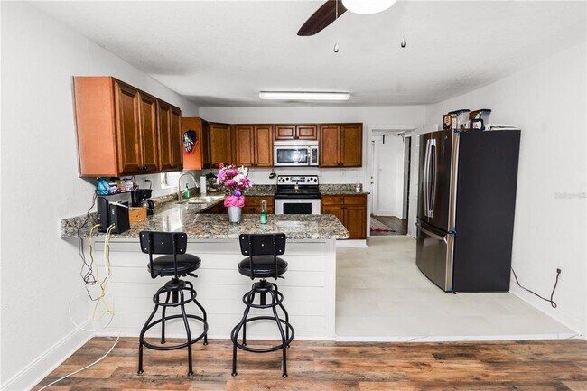 Building Photo - 1250 Mitchell St