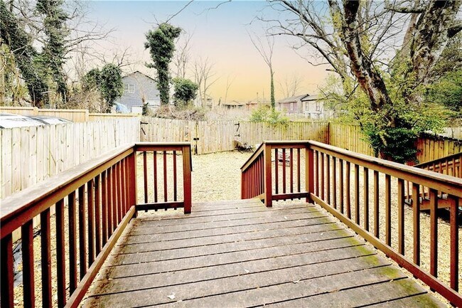 Building Photo - 539 Paines Ave NW