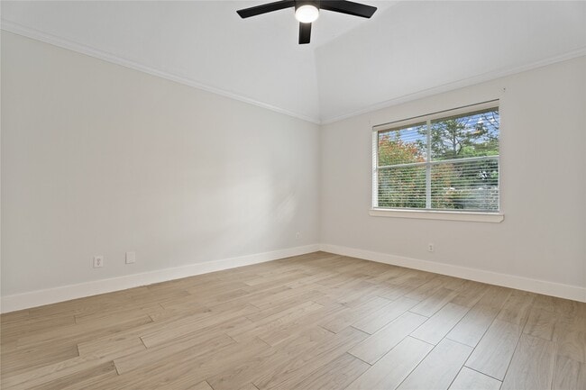 Building Photo - 23742 River Pl Dr