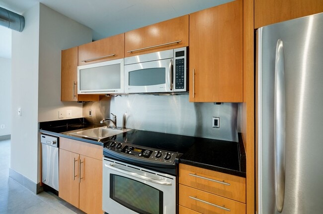 Building Photo - Move-in Ready 1BR 1BA at the Alta is a Min...