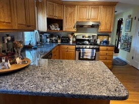 Gourmet KItchen - 72 Falcon St