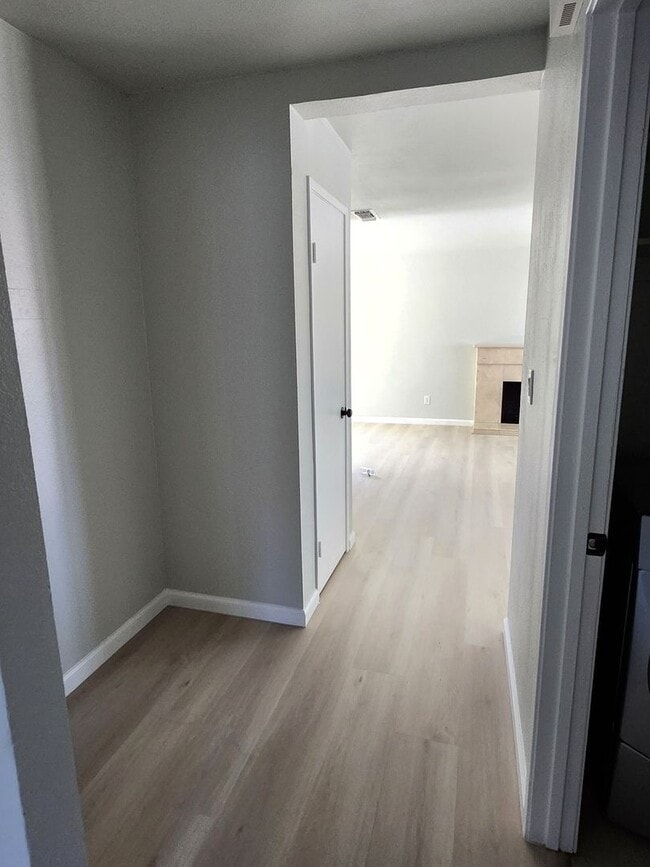 Building Photo - 3/2- Newly Renovated & Energy Efficient in...