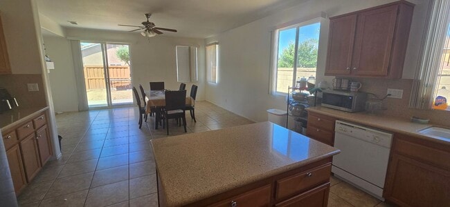 Building Photo - 27653 Almont Way