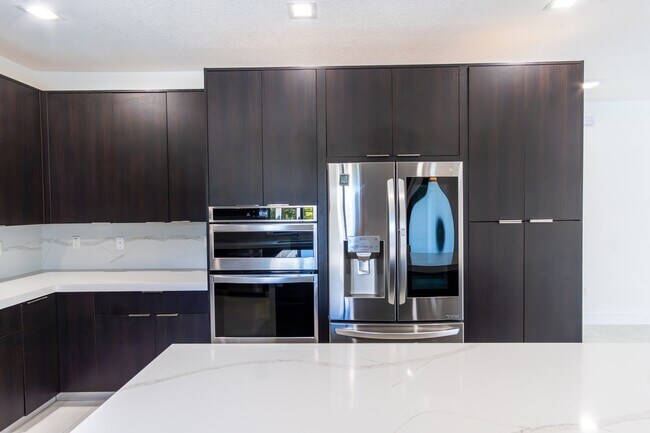 Building Photo - 2030 SW 145th Ave