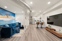 Building Photo - 1543 N Claremont Ave
