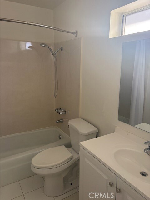 Building Photo - 515 7th St