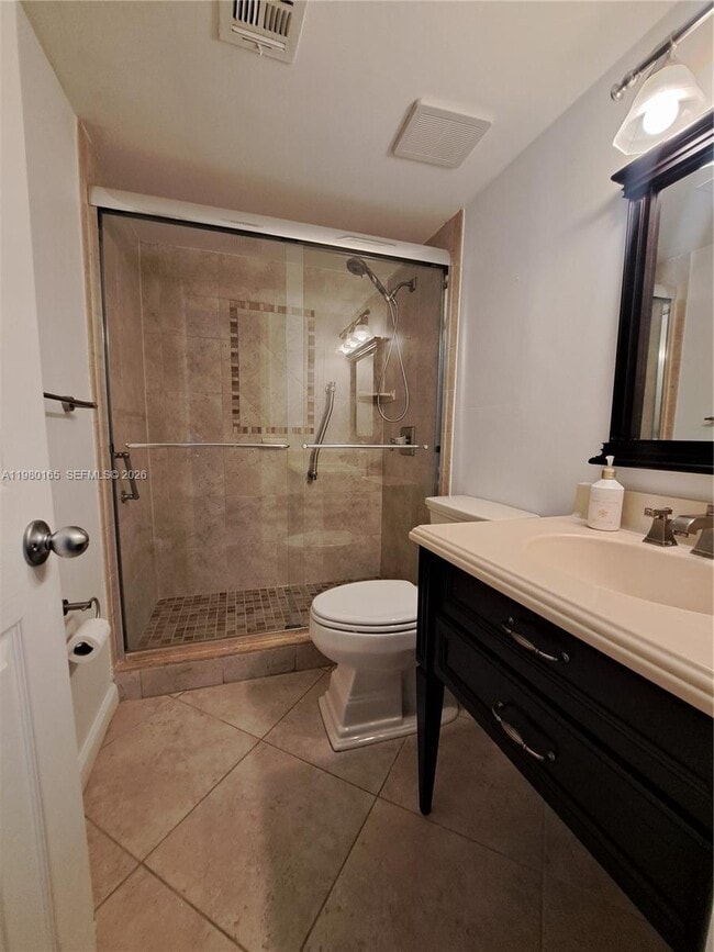 Building Photo - 250 Jacaranda Dr