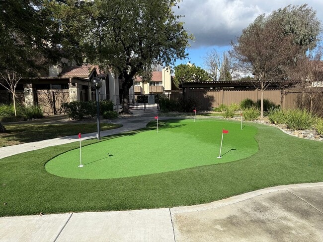 Building Photo - Executive 2-bedroom condo in gated community!