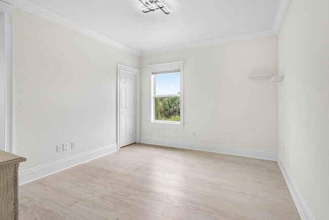 Building Photo - 9460 Wrangler Dr