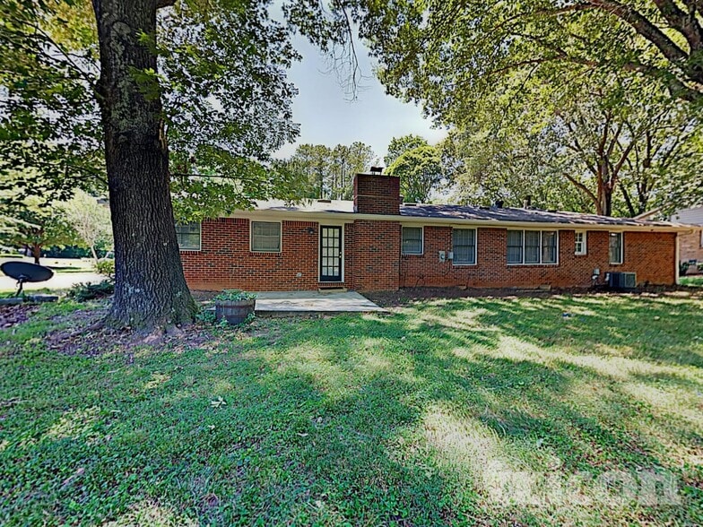 Building Photo - 4076 Parkway Cir NW