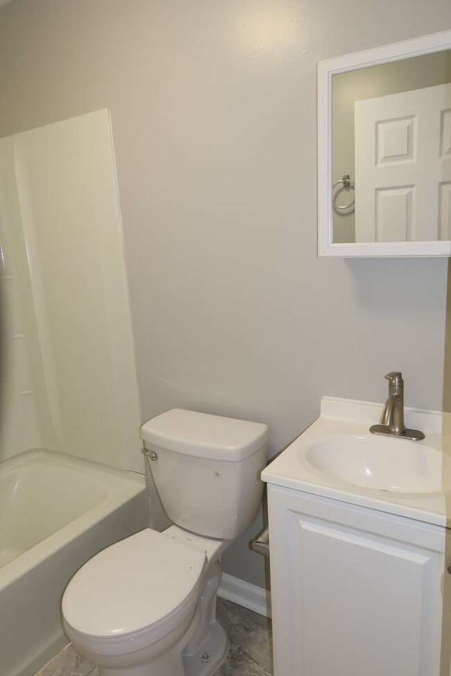 Building Photo - 2-Bedroom Home – Ready for You! ?