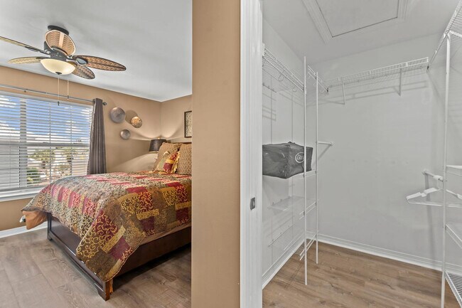 Building Photo - 4465 Clipper Cove