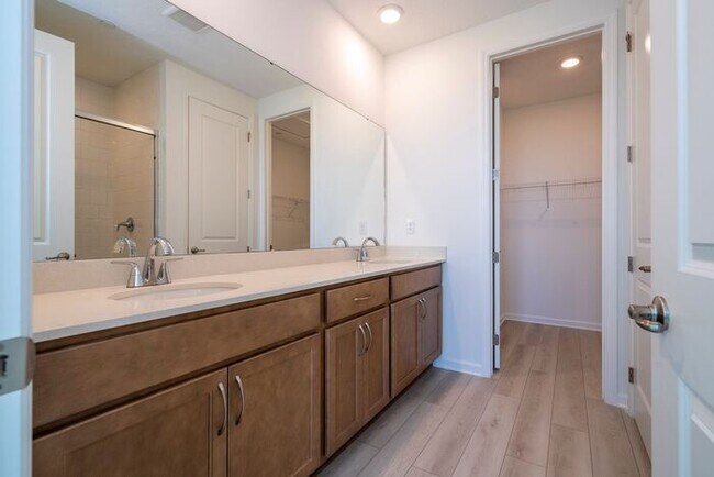 Building Photo - Modern 3-Bedroom 3.5-Bath Townhome with EV Charger, Smart Home Features, 2-Car Garage & Resort-St...