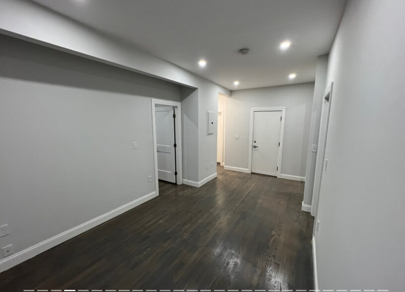 Building Photo - 115 Jersey St