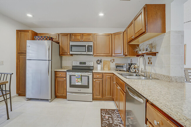 Building Photo - 13035 Albright Ct