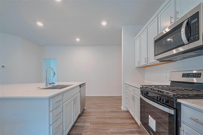 Building Photo - 27306 Sunterra Village Dr