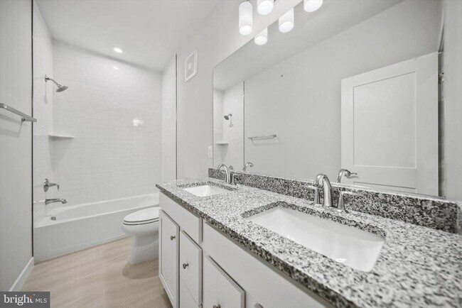 Building Photo - 14256 Newbrook Dr