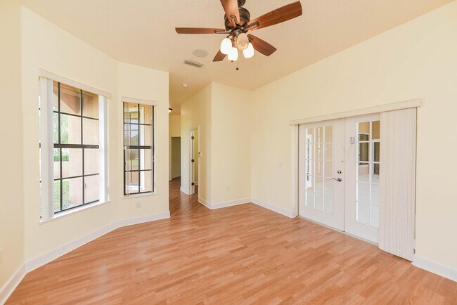 Building Photo - 4068 Gardenwood Cir