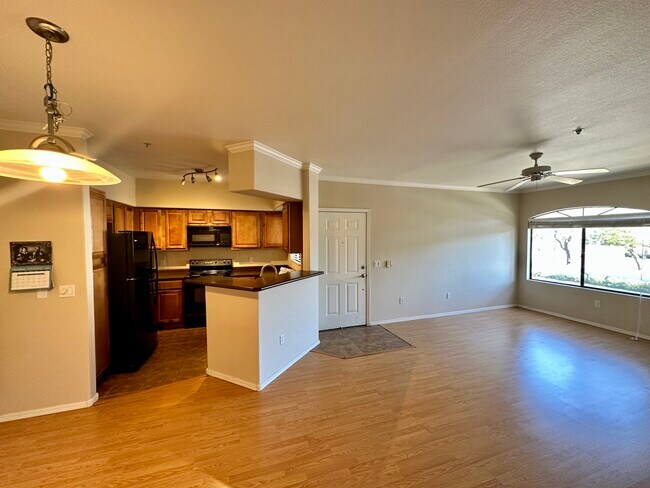 Building Photo - 15095 N Thompson Peak Pky