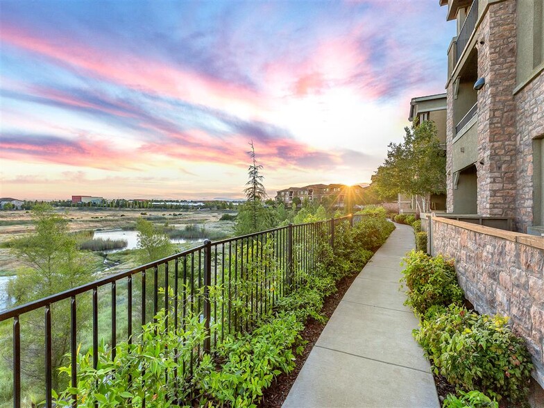 Building Photo - Montessa at Whitney Ranch