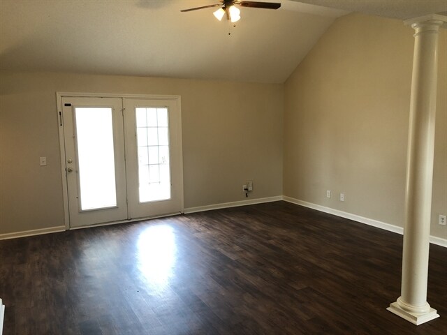 Building Photo - 134 Nandina Way