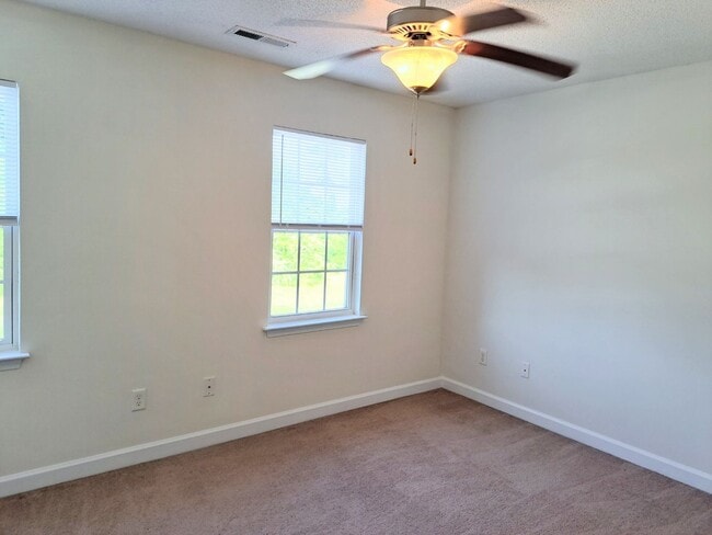 Building Photo - 302 Burley Dr