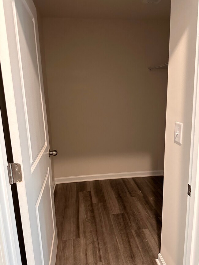 Building Photo - 12820 Canton Side Ave