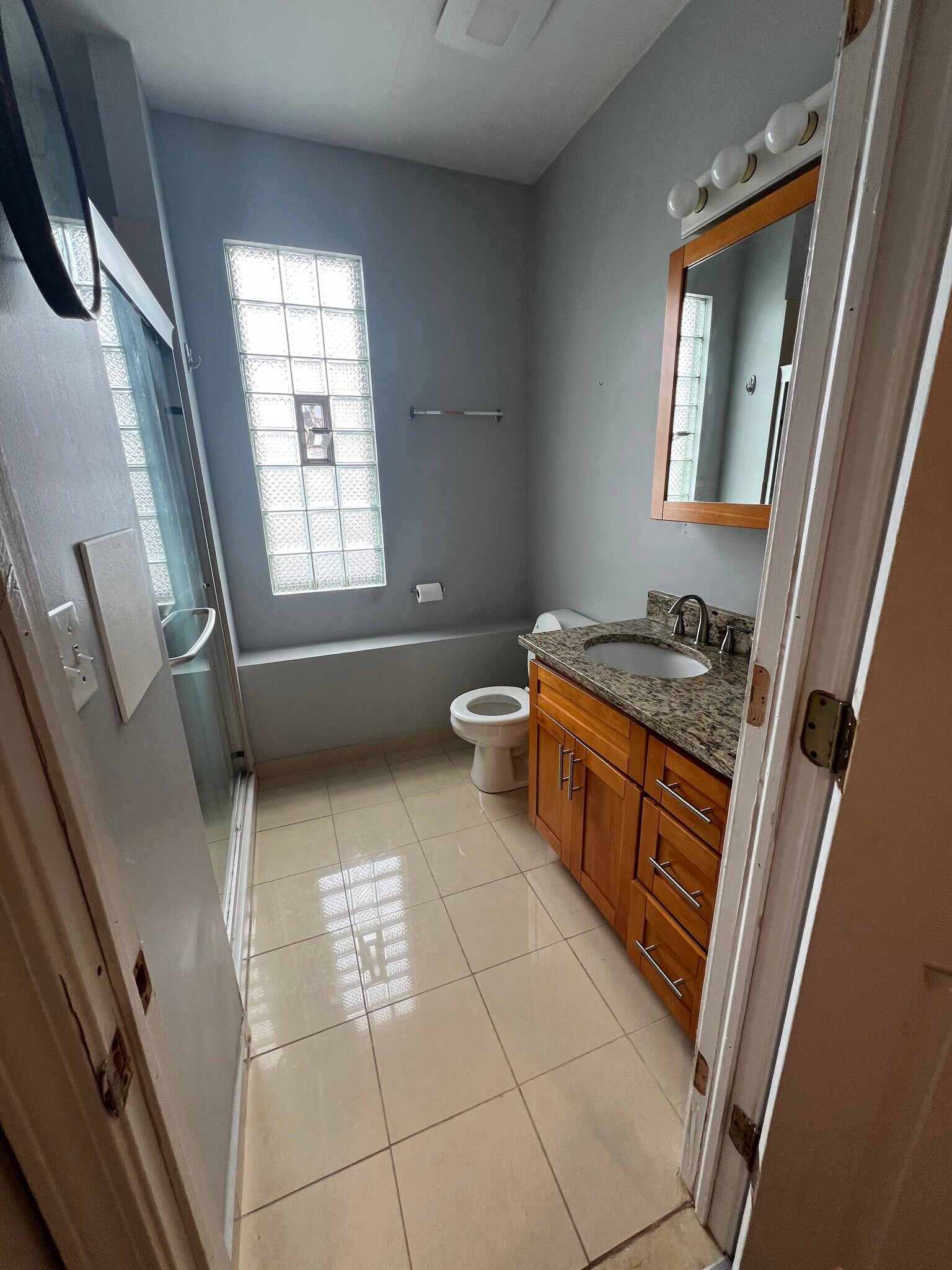 upstairs bathroom - 2114 W Lyndale St