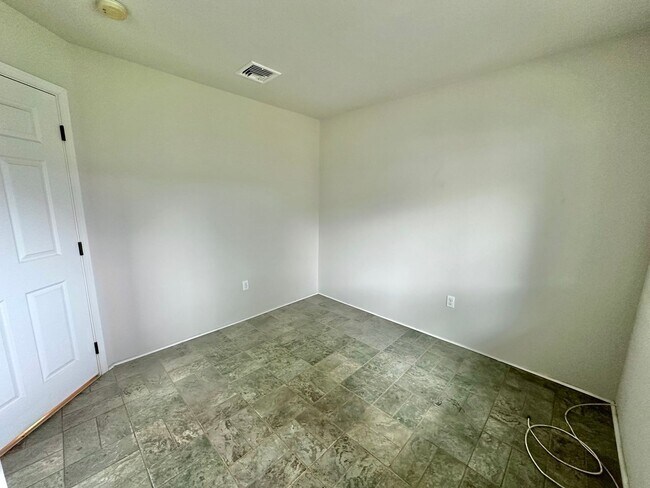 Building Photo - 3 Bedroom / 2 Bathroom Townhome in Kehalani Gardens! Small yard and pet friendly!