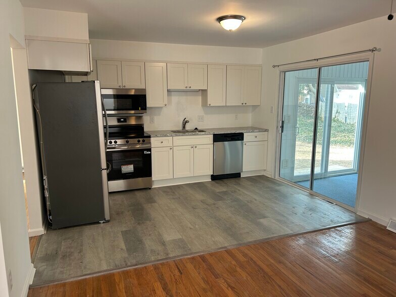 Building Photo - 207 Steven Dr